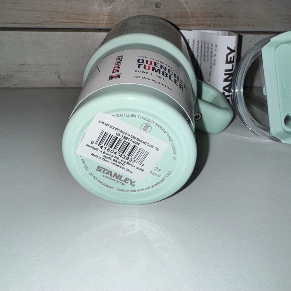Stanley 20oz Quencher Tumbler Seaglass Gloss - Winter Wonderland Limited Release - Picture 7 of 8